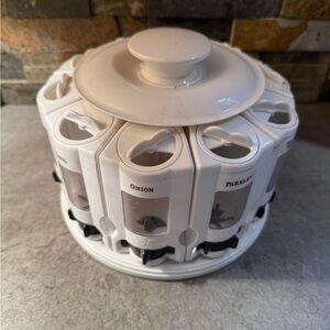 Tristar Retro Look Counter or Cabinet Spice Rack - Holds 10 Storage Dispensers